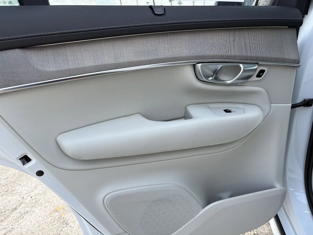 New 2026 Crystal White Volvo Ultra image 27