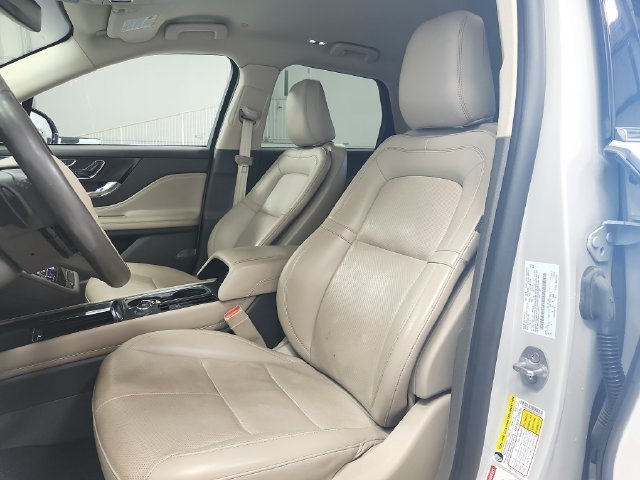 Used 2022 White Lincoln Reserve image 10