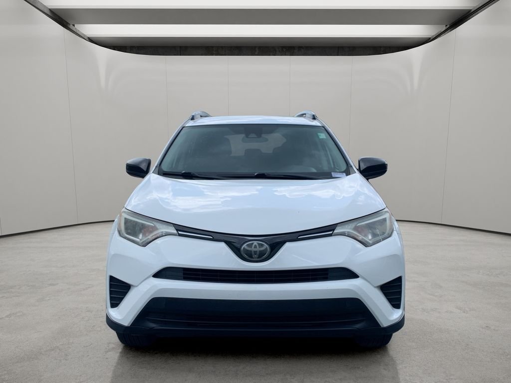 2017 Toyota RAV4 LE - Photo 8