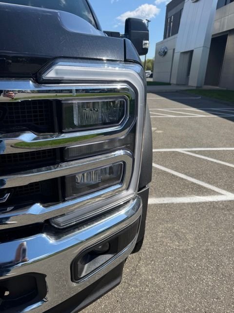 New 2026 Agate Black Metallic Ford F-450® LARIAT® image 8