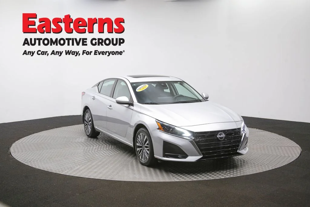 Used 2023 Silver Nissan 2.5 SV image 53