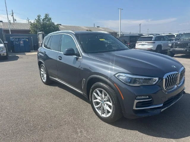 Used 2019 Gray BMW xDrive40i image 12