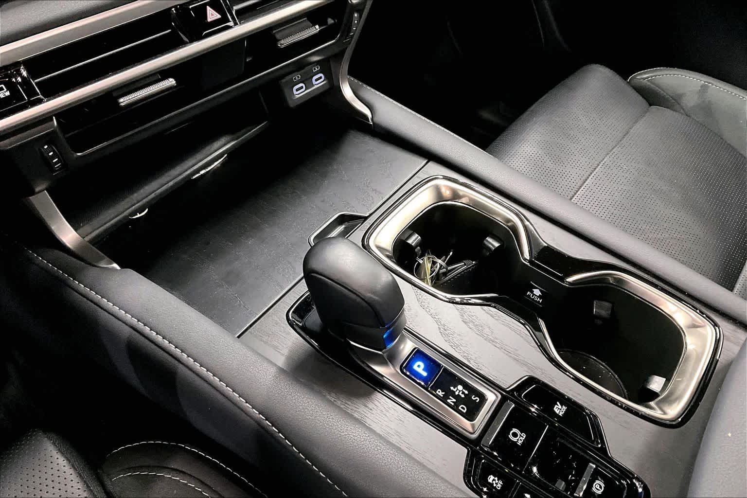 Certified Used 2024 Caviar Lexus Luxury image 17