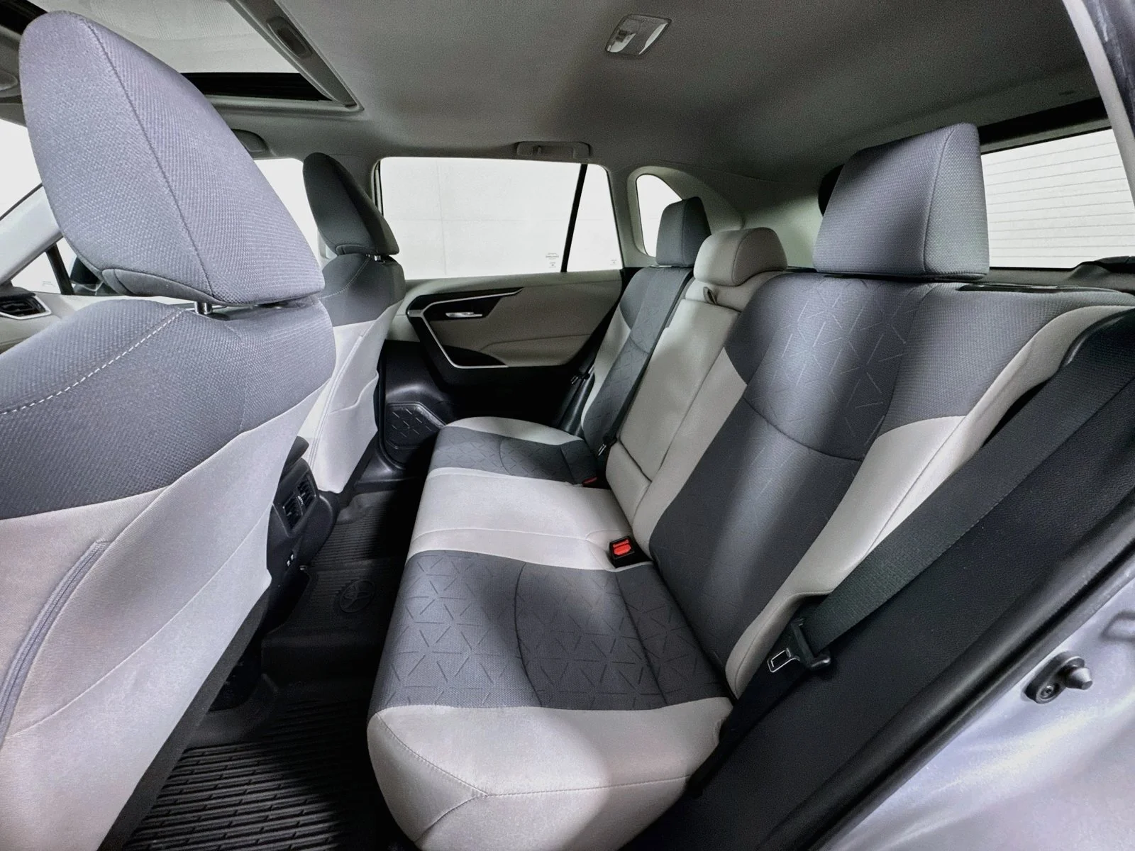 Certified Used 2020 Silver Toyota XLE image 24