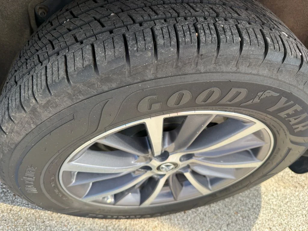 Used 2019 Silver Toyota XLE image 10