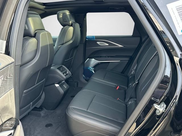 2025 Cadillac LYRIQ Luxury 2 - Photo 11