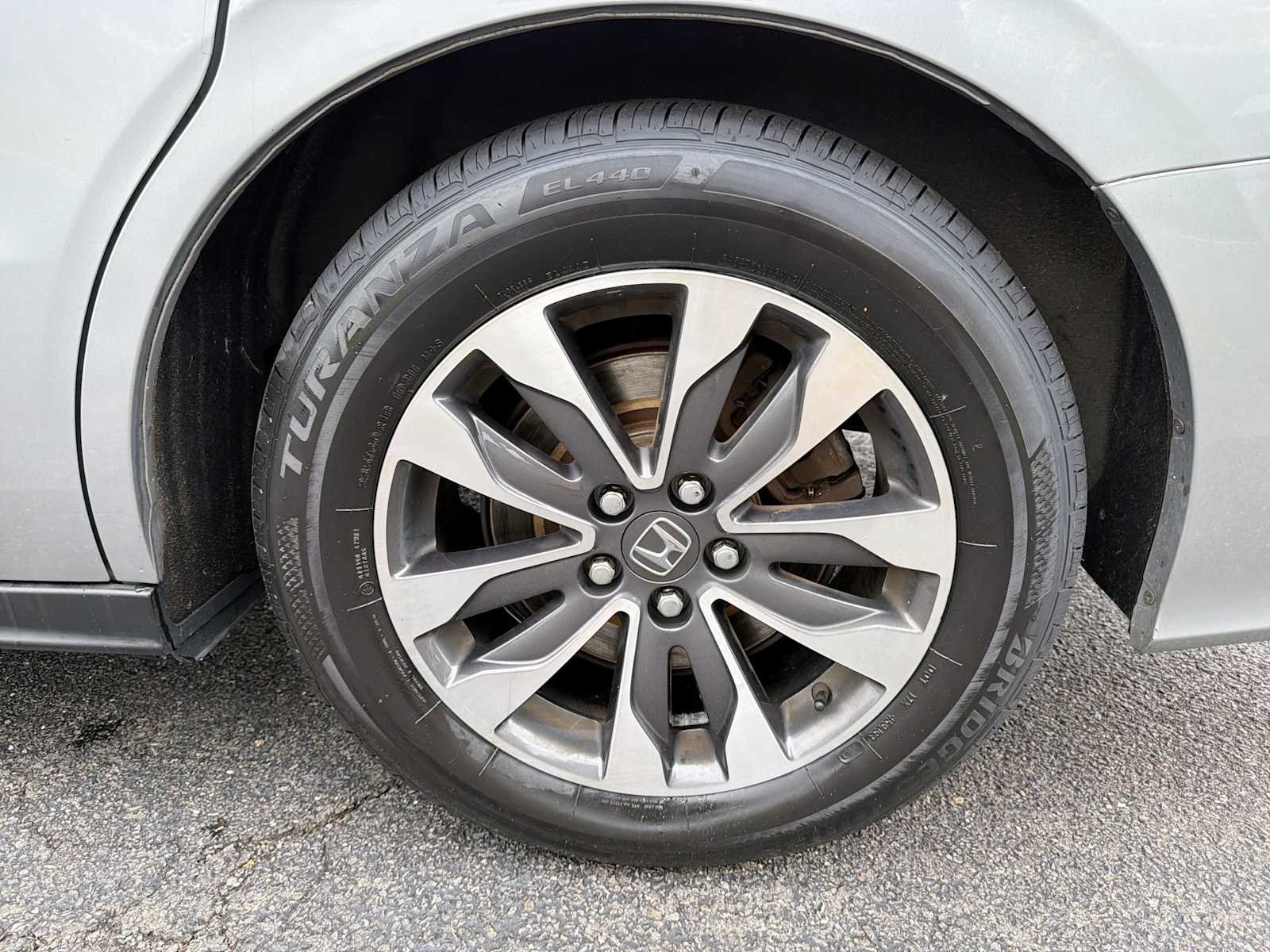 Used 2021 Lunar Silver Metallic Honda EX-L image 19