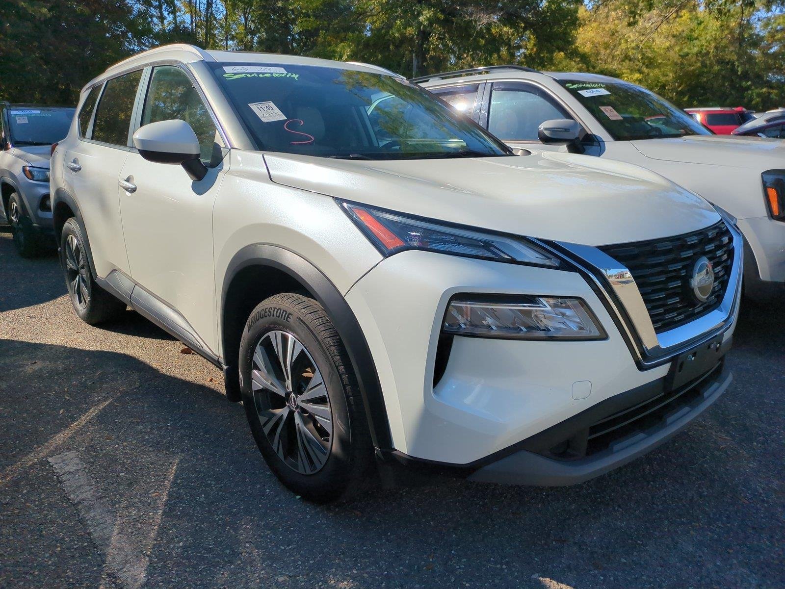 Used 2023 Pearl White Tricoat Nissan SV image 2