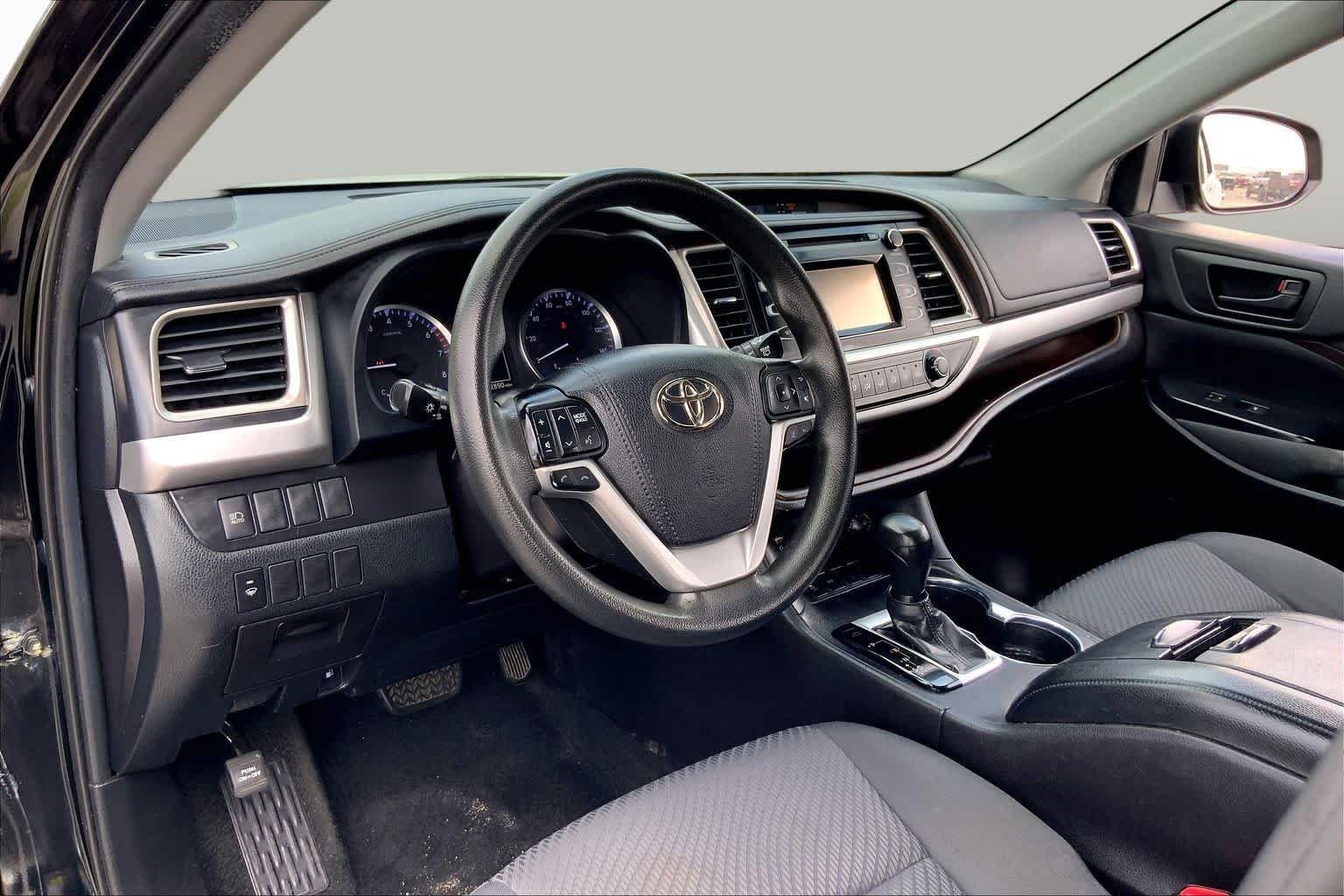 Used 2019 Midnight Black Metallic Toyota LE image 17