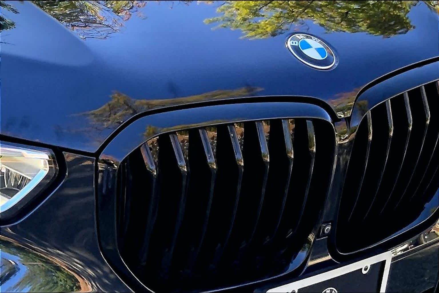 Certified Used 2023 Carbon Black Metallic BMW M50i image 29