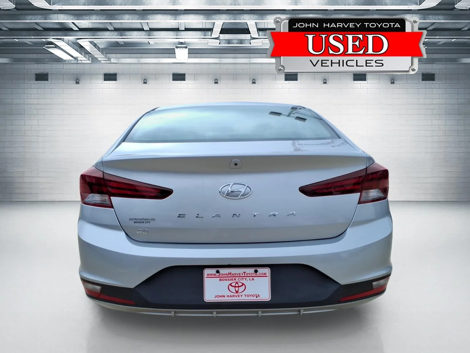 Used 2020 Stellar Silver Hyundai SE image 3