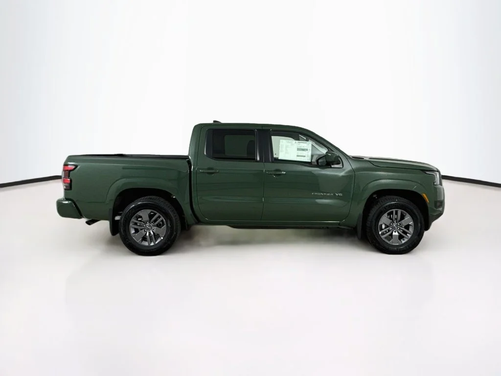 New 2027 Green Nissan SV image 8