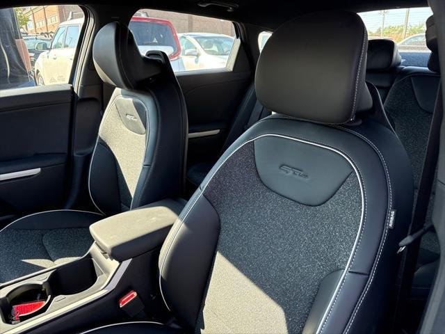 2025 Kia K4 GT-Line photo 2