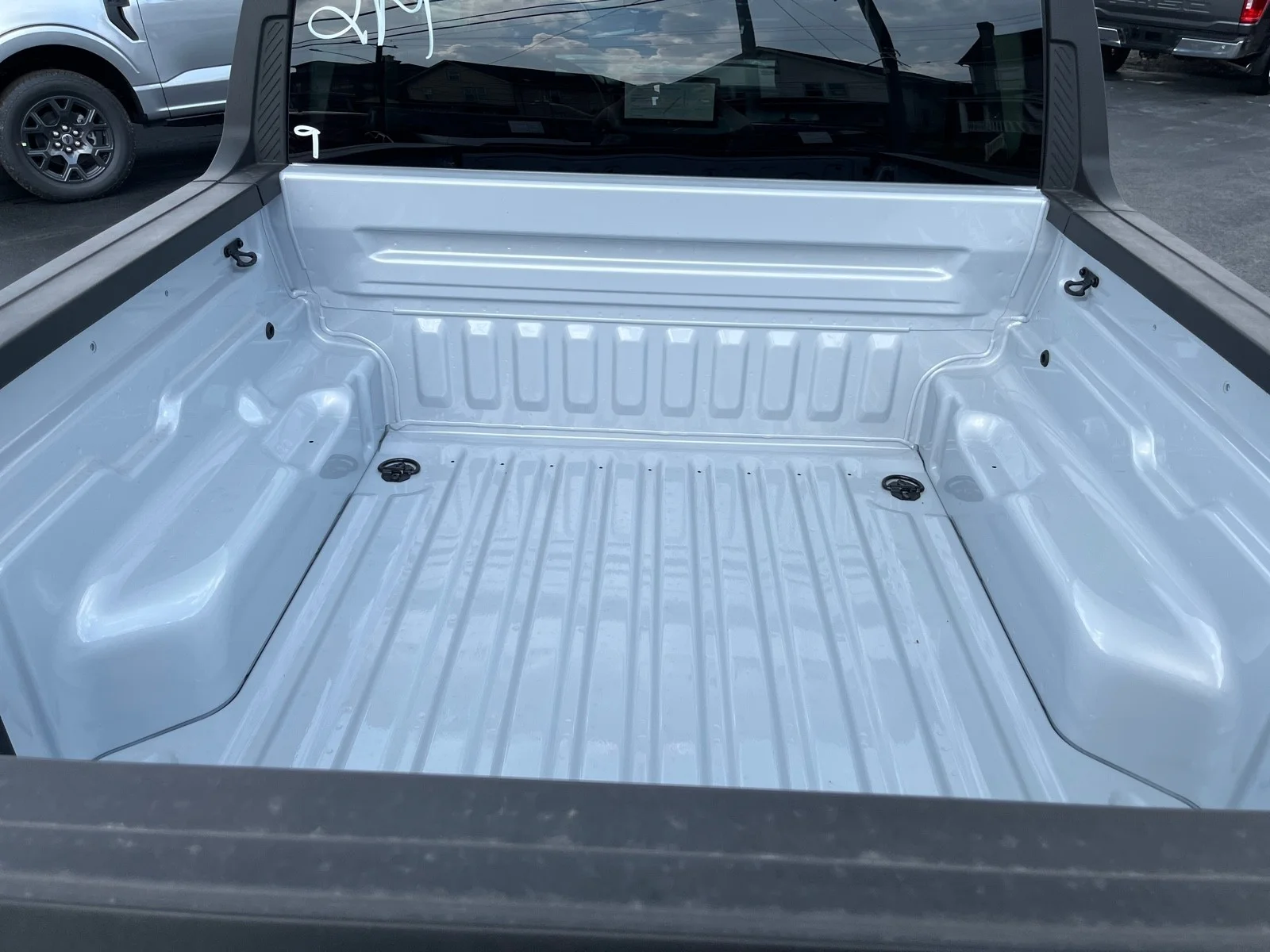New 2026 Space White Metallic Ford XLT image 6