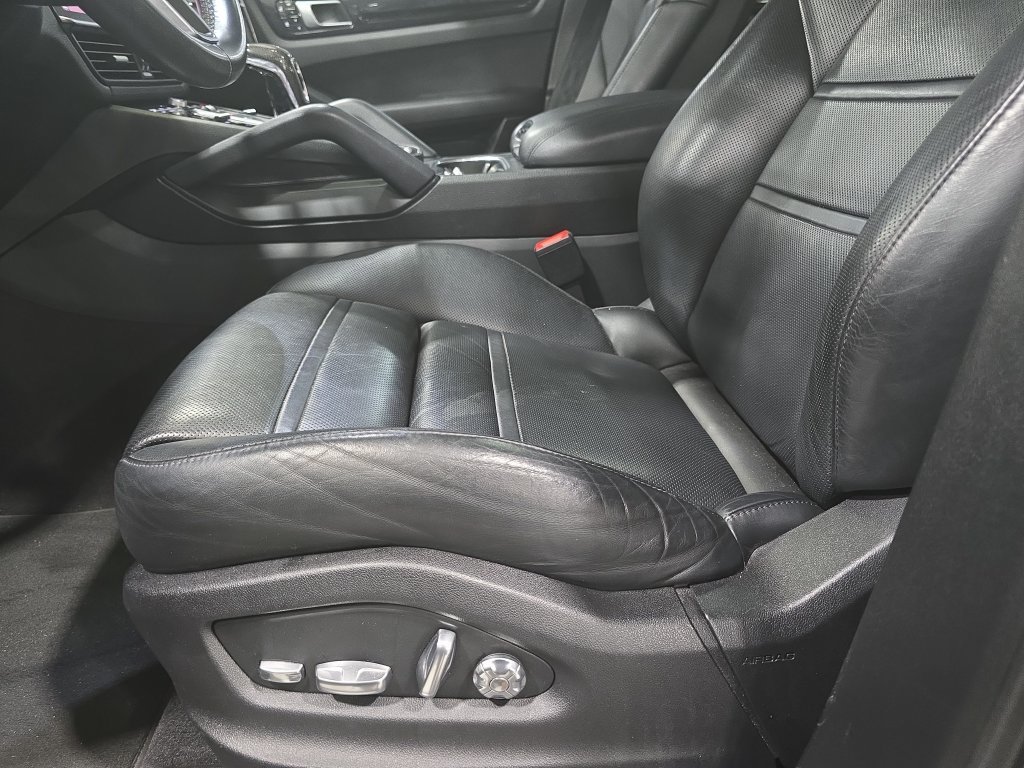 Used 2020 Gray Porsche Base image 20