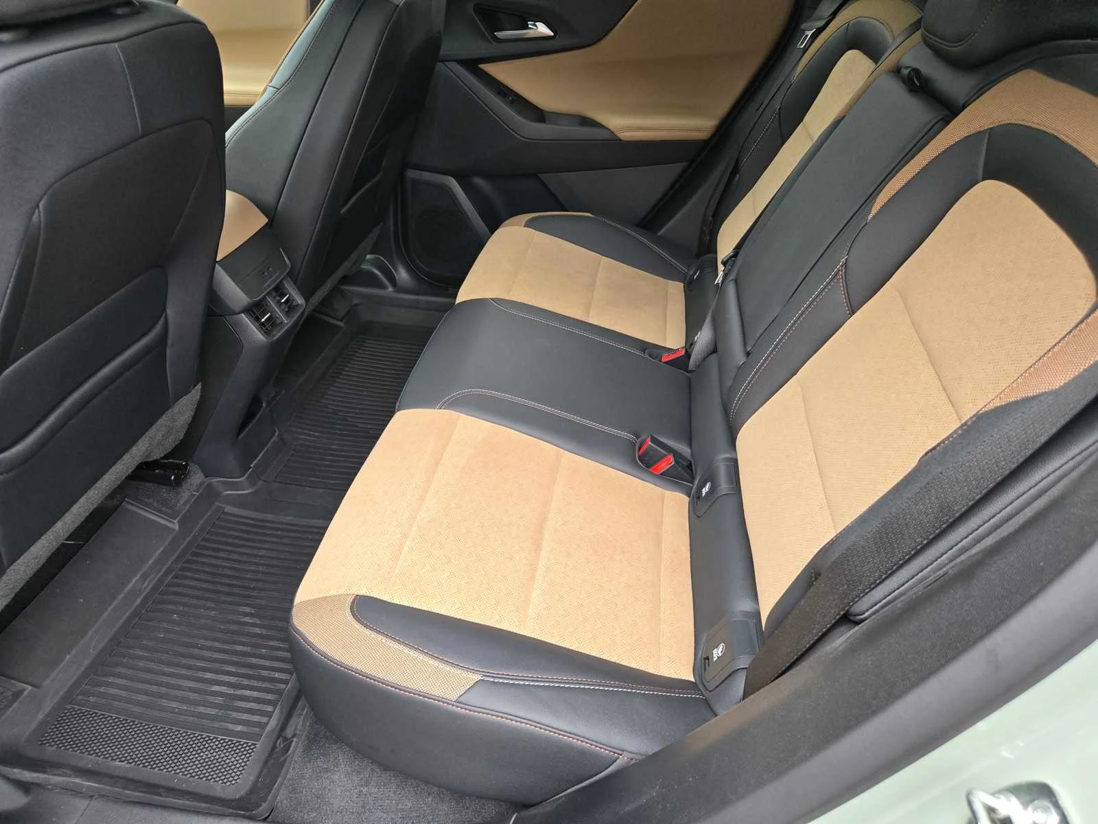 2026 Chevrolet Equinox ACTIV - Photo 14