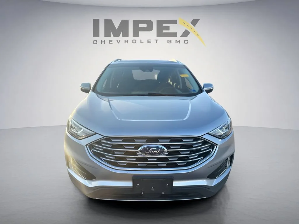 Used 2020  Ford SEL image 8