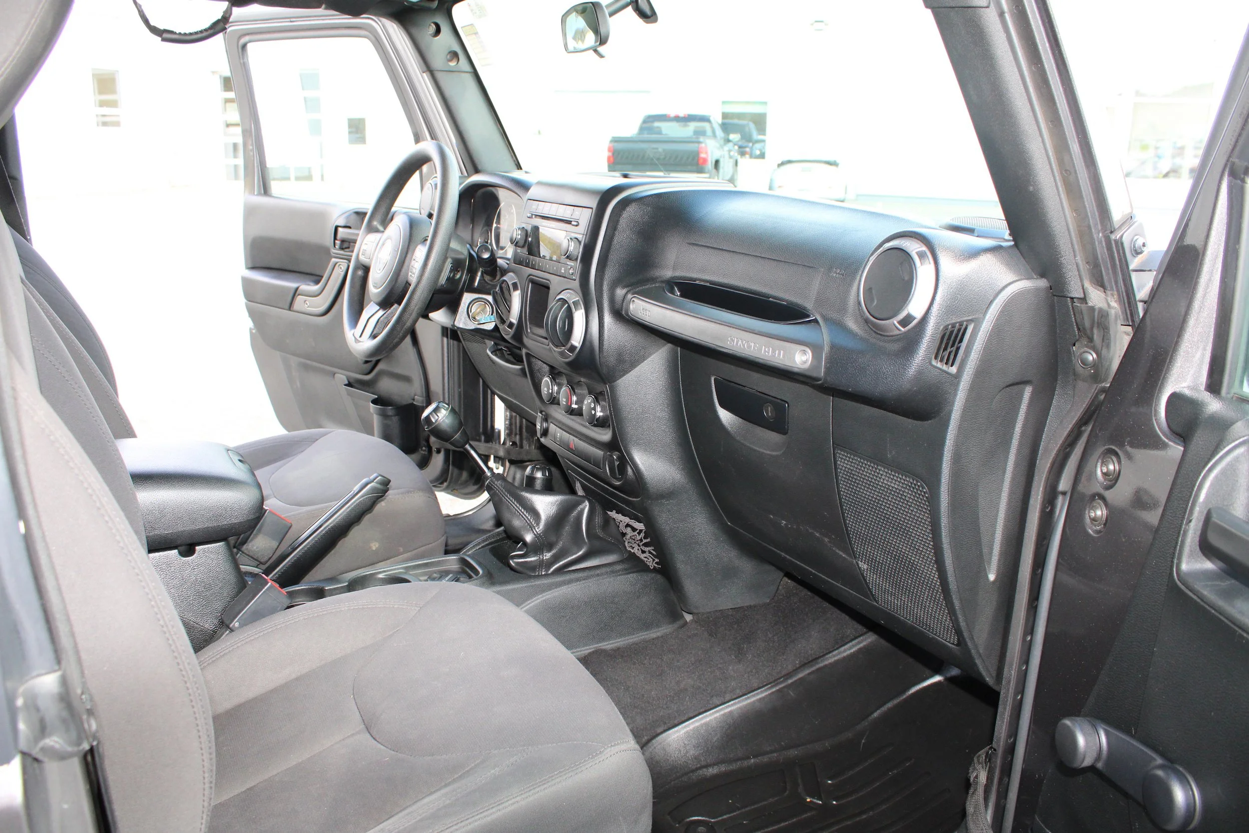 Used 2017 Granite Crystal Metallic Clearcoat Jeep Sport image 11