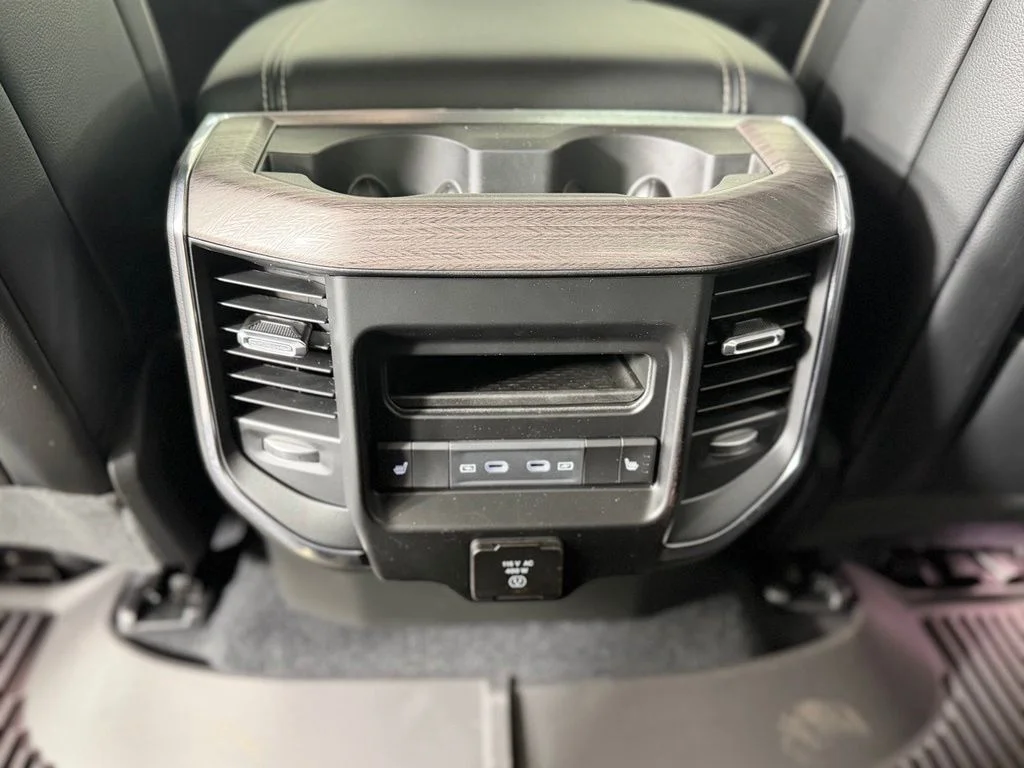 New 2026 Granite Crystal Metallic Clear-Coat Exterior Paint RAM Laramie image 13