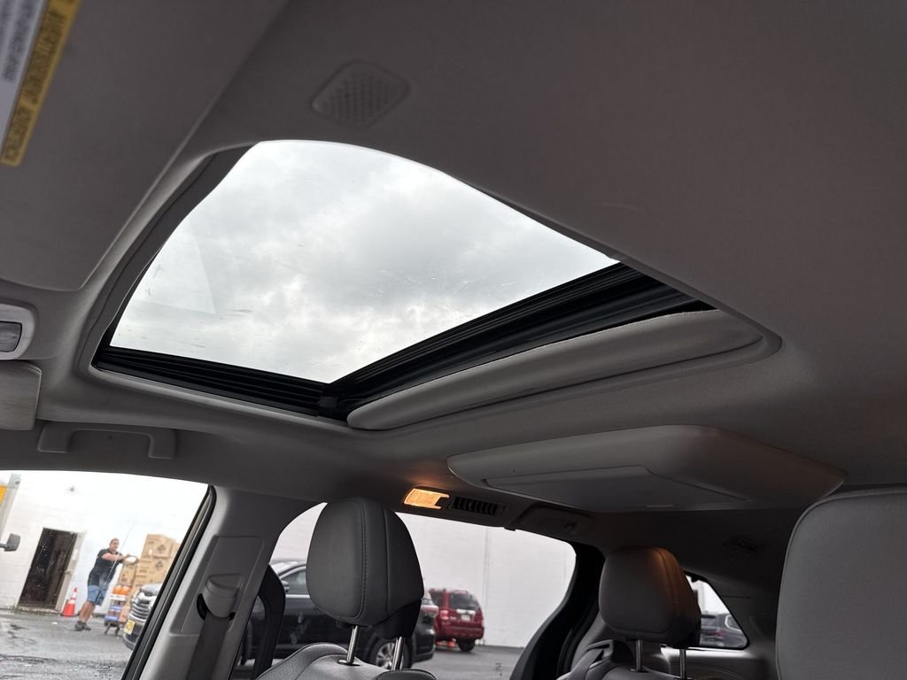 Used 2022 Pearl Toyota Limited image 19