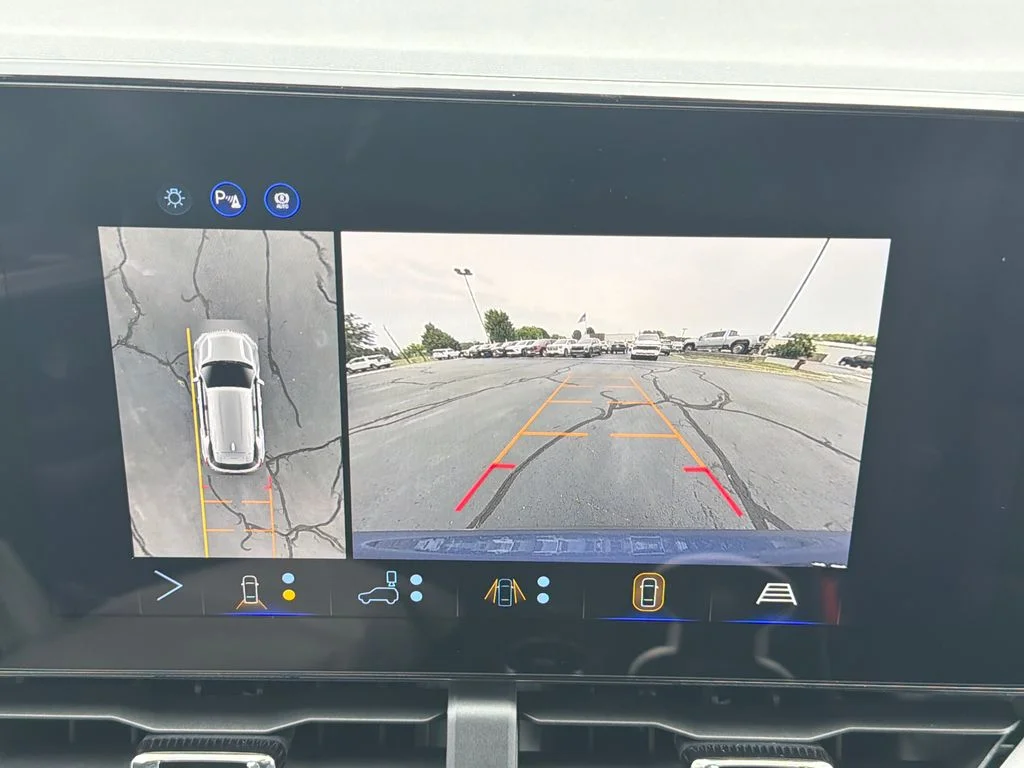 2027 Chevrolet Equinox LT - Photo 22