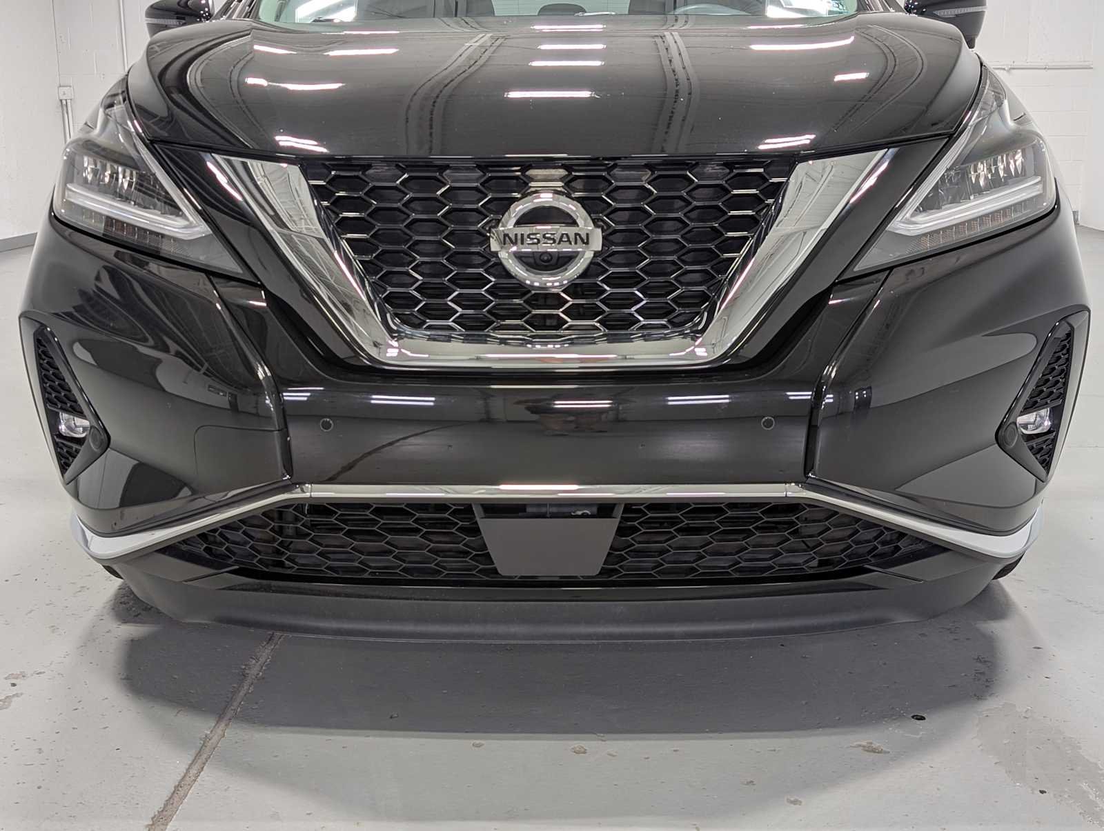 Used 2019 Magnetic Black Pearl Nissan Platinum image 2