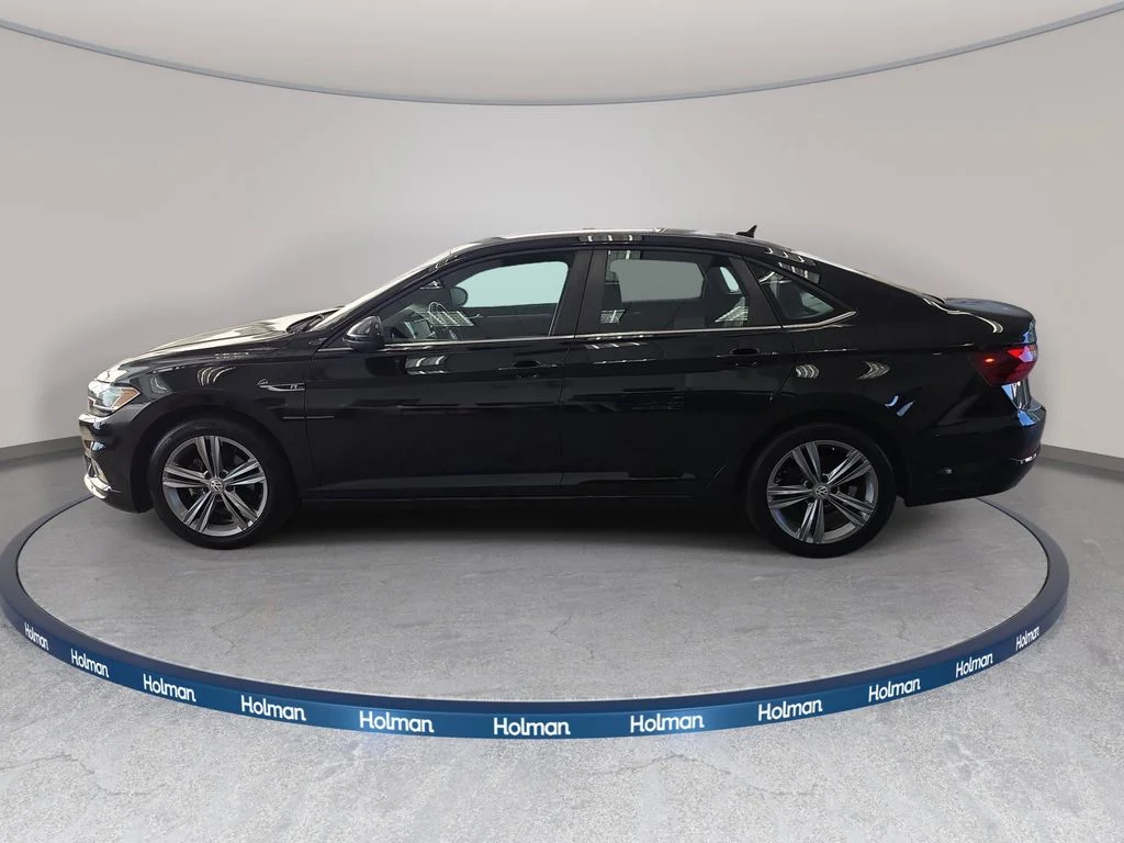Certified Used 2021 Deep Black Pearl Effect Volkswagen R-Line image 8