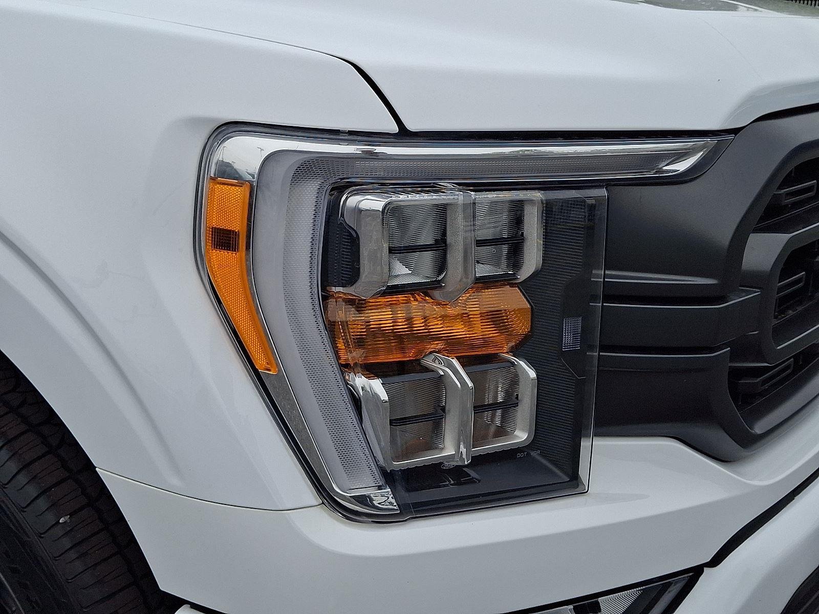 Certified Used 2022 Oxford White Ford XLT image 9
