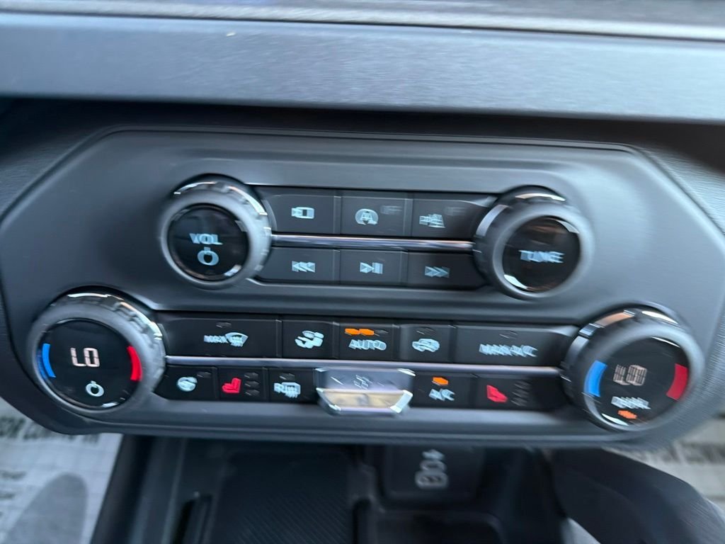 New 2026 Shadow Black Ford Badlands® image 32