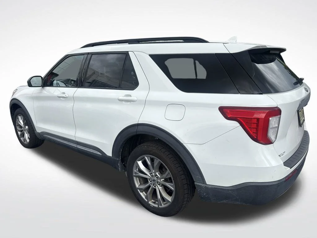 Used 2020 White Metallic Ford XLT image 9