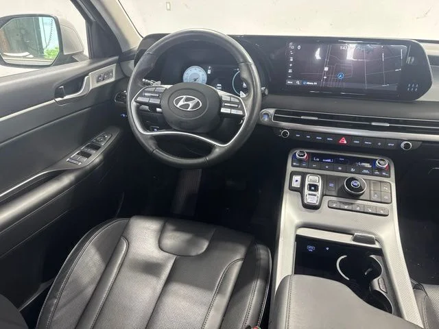 Used 2025 Silver Hyundai SEL Premium image 21