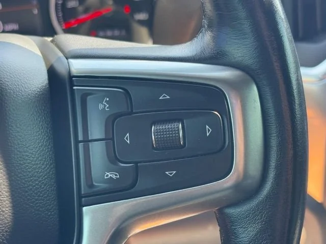 Used 2020 BLACK Chevrolet LT image 18