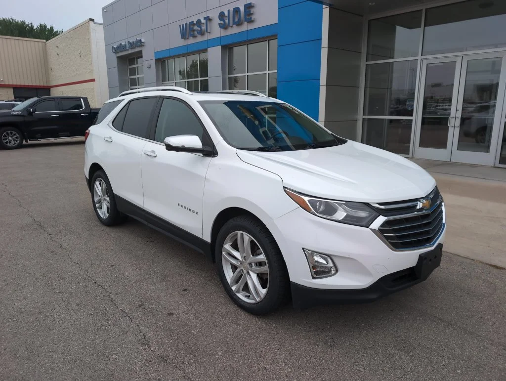 Used 2020 Chevrolet Equinox Premier with VIN 3GNAXYEX4LS516368 for sale in Berlin, WI