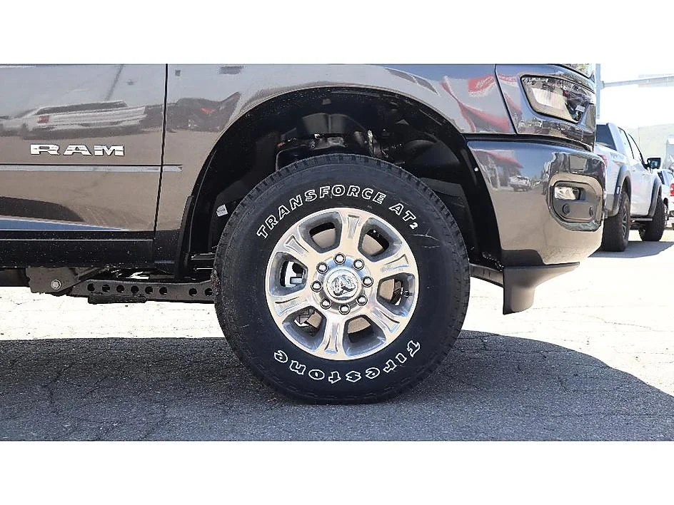 New 2026 Granite Crystal Metallic Clear-Coat Exterior Paint RAM Big Horn image 24
