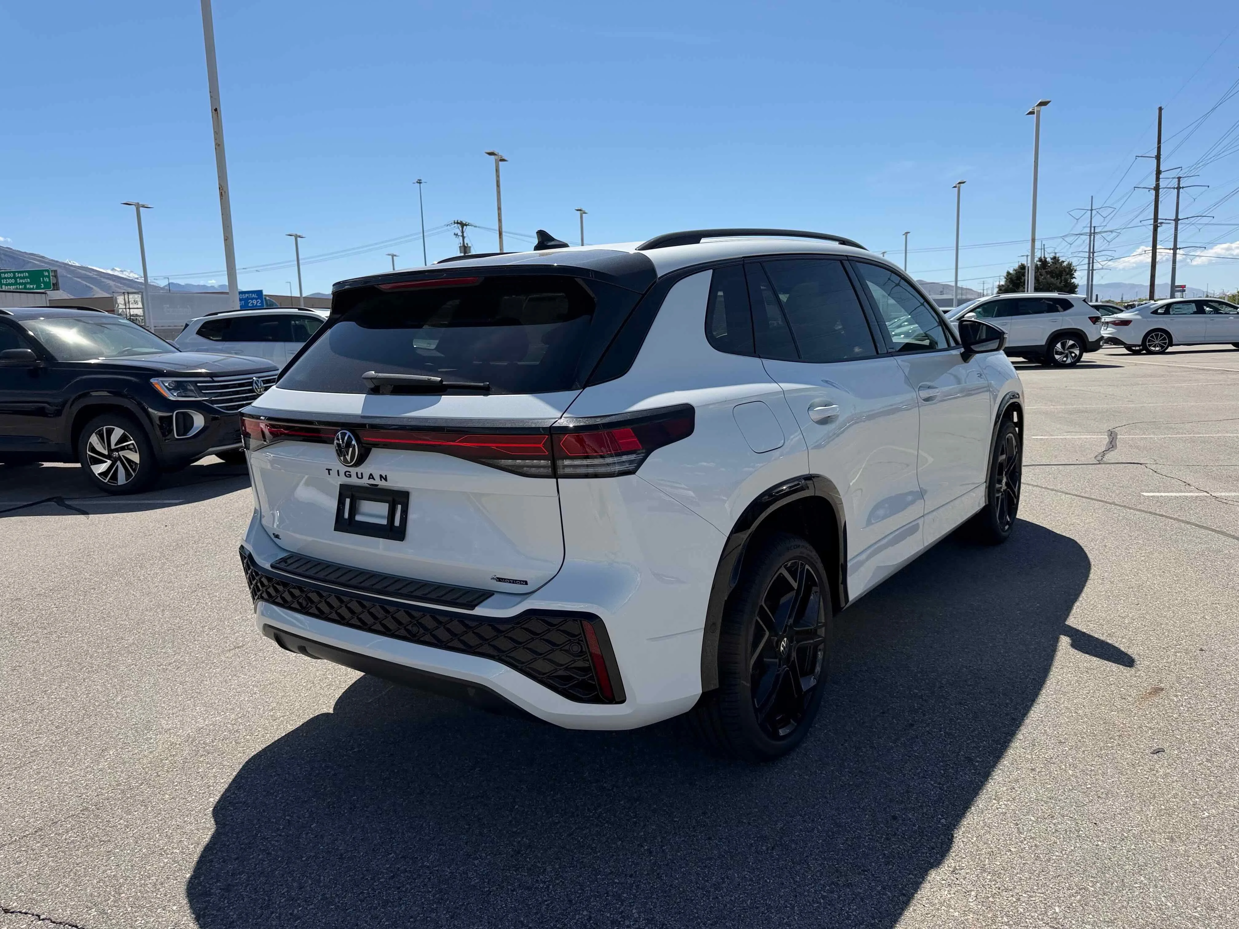 New 2026 Opal White Volkswagen SE R-Line Black image 5