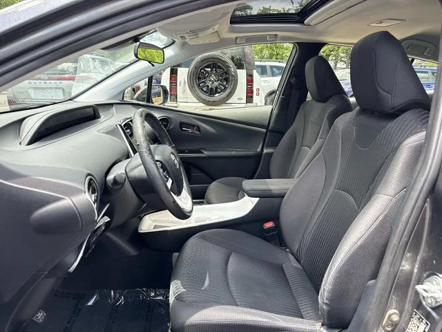 Used 2016 Gray Toyota Three image 13