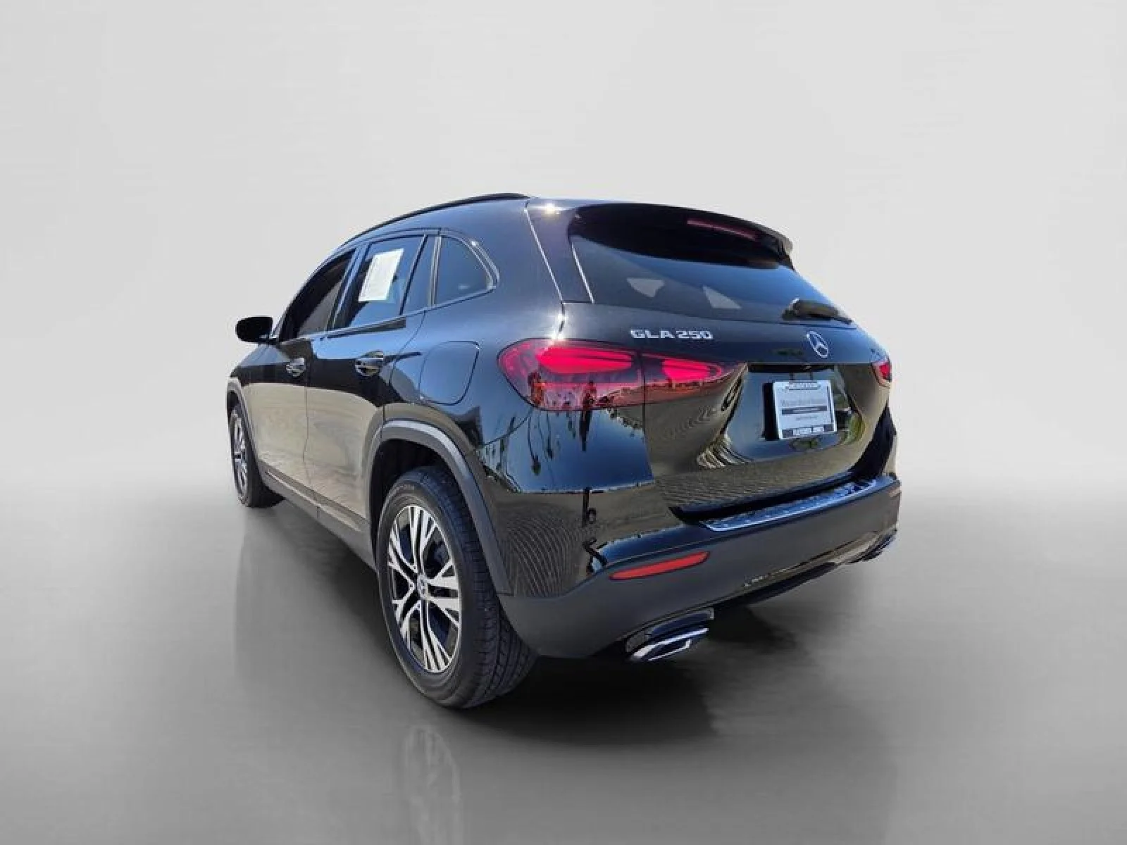 Used 2026 Cosmos Black Metallic Mercedes-Benz GLA 250 image 3