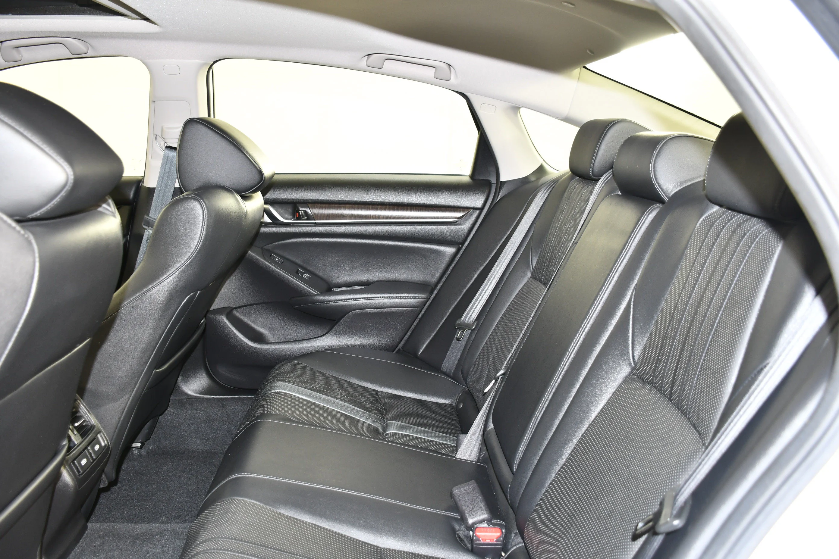 Used 2021 Platinum White Pearl Honda Touring image 31
