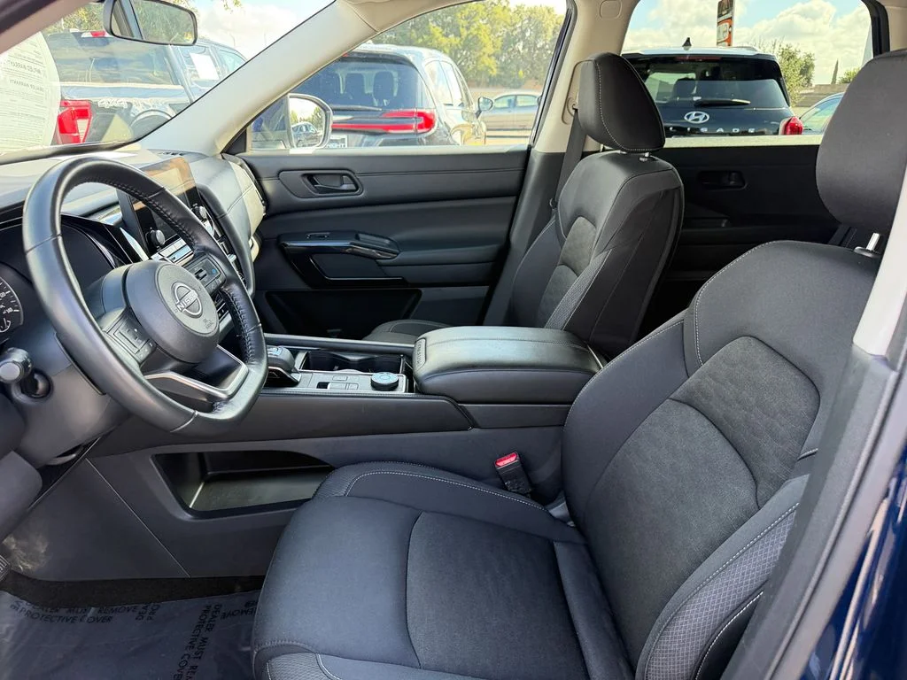 Used 2024 Deep Ocean Blue Nissan SV image 12