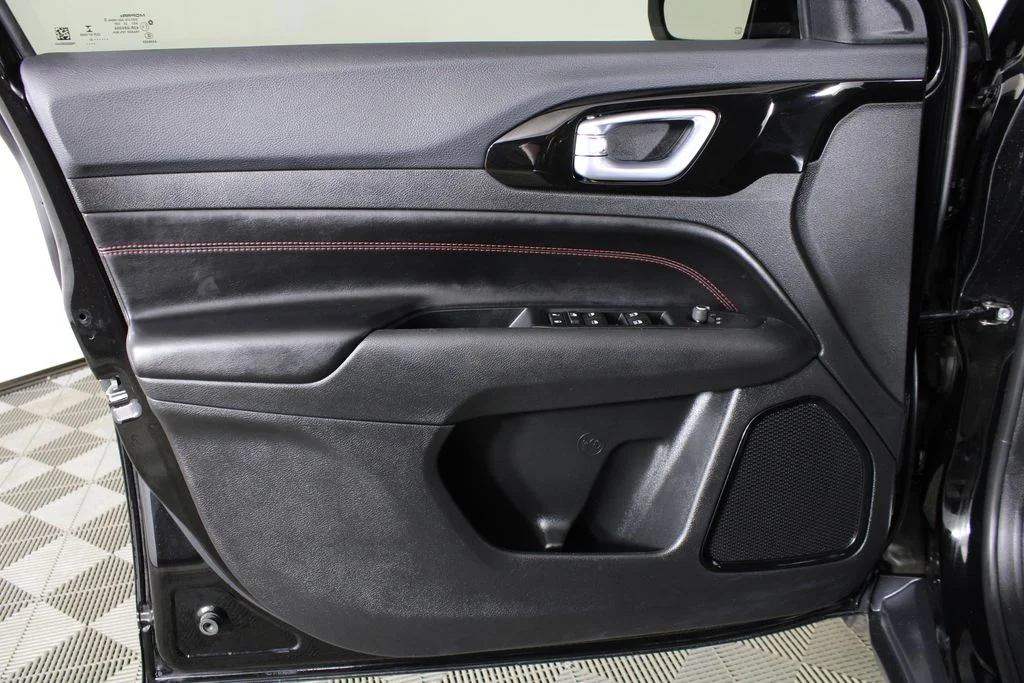 Used 2022 Black Jeep Trailhawk image 11