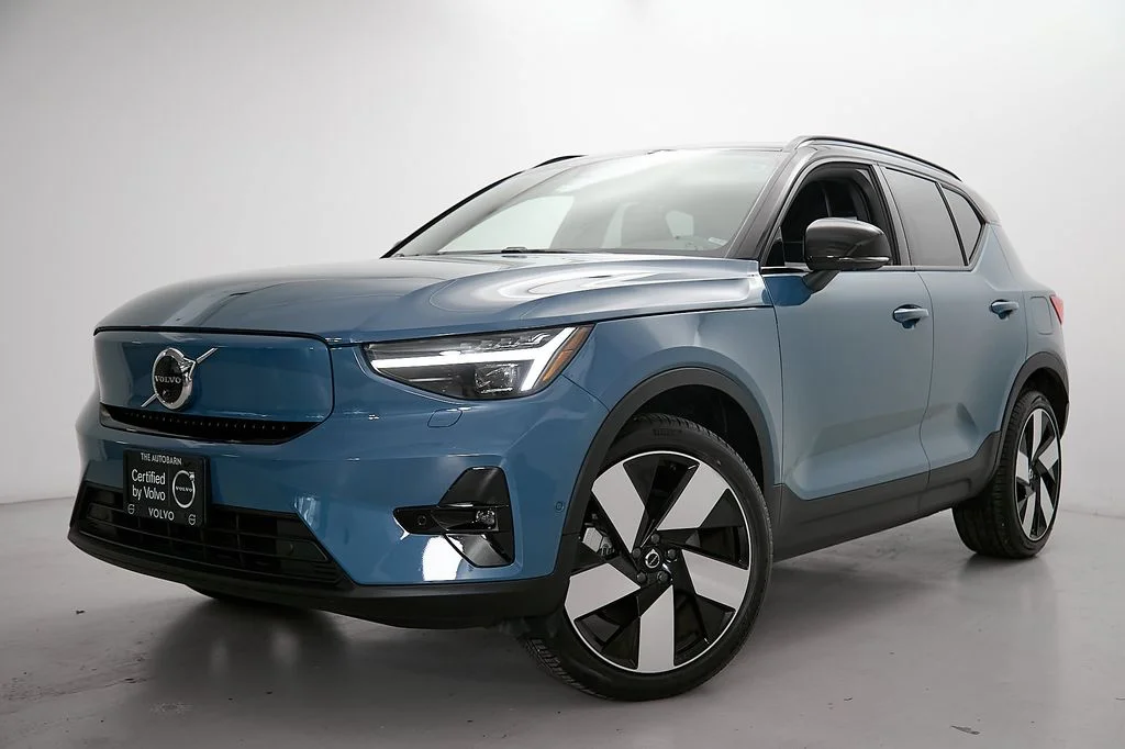 Certified 2023 Volvo XC40 Ultimate with VIN YV4ED3UM1P2072040 for sale in Oak Park, IL