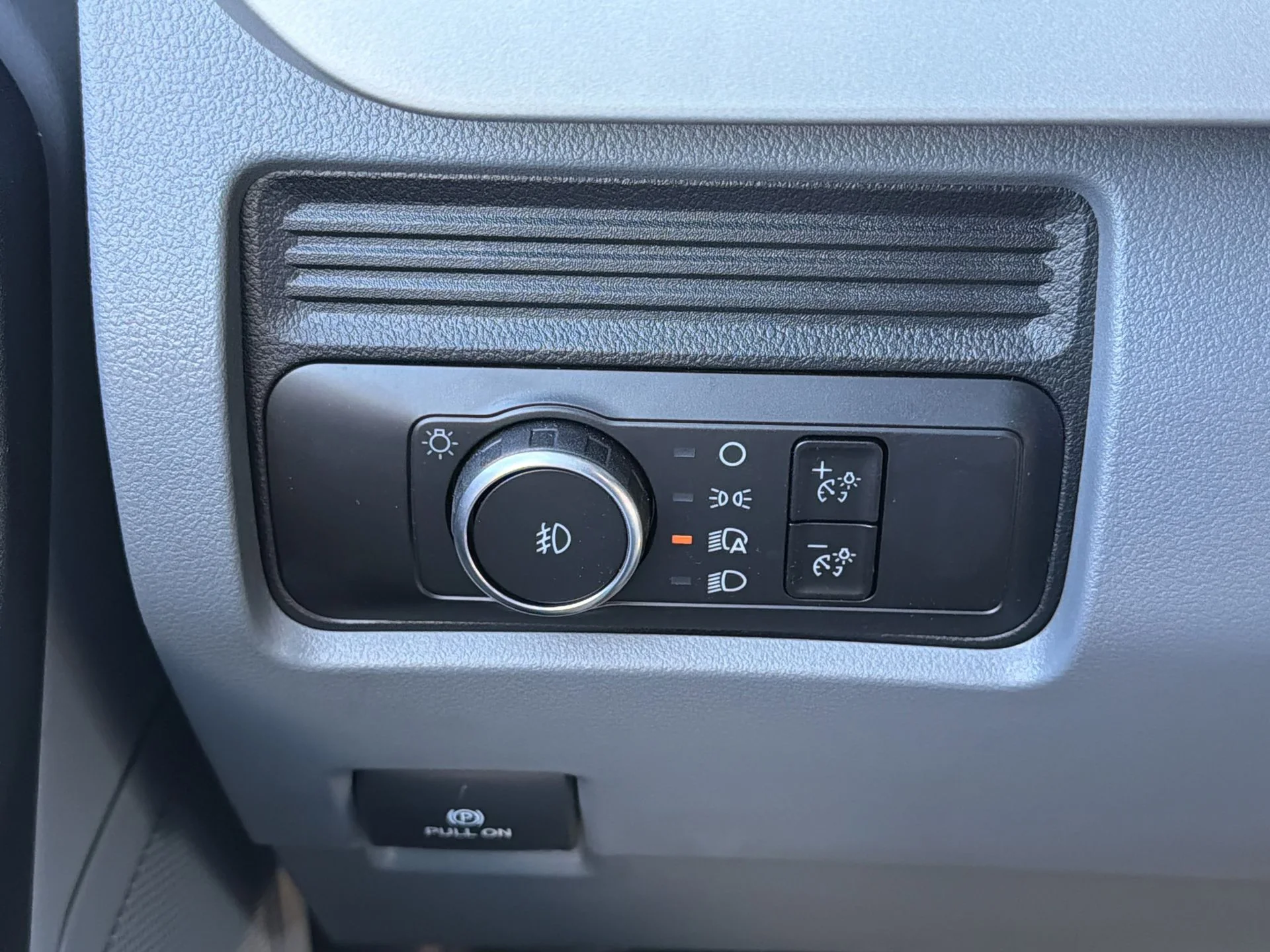 New 2025 Oxford White Ford F-450® XL image 14