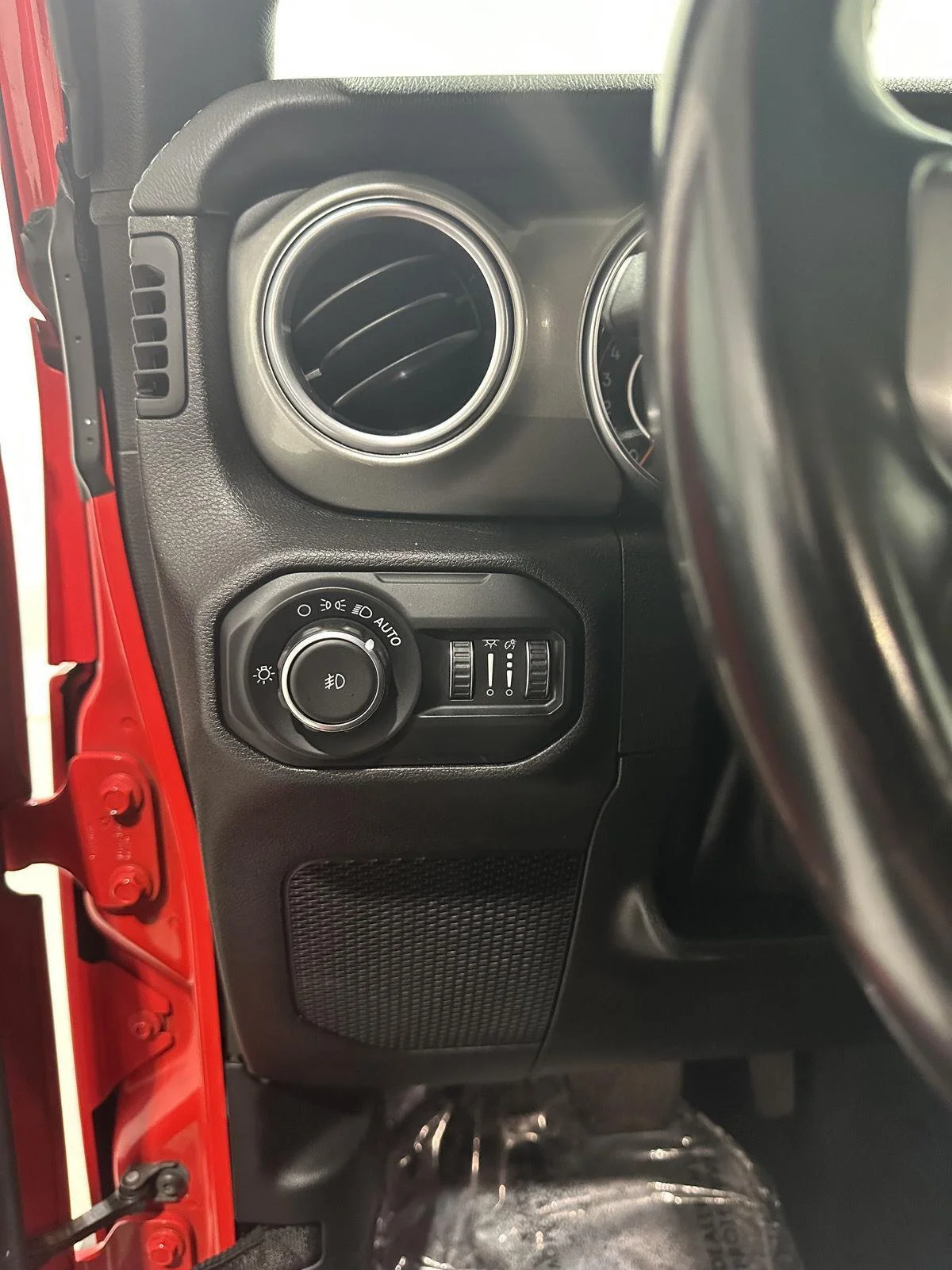 Used 2021 Firecracker Red Jeep Unlimited Sahara image 17