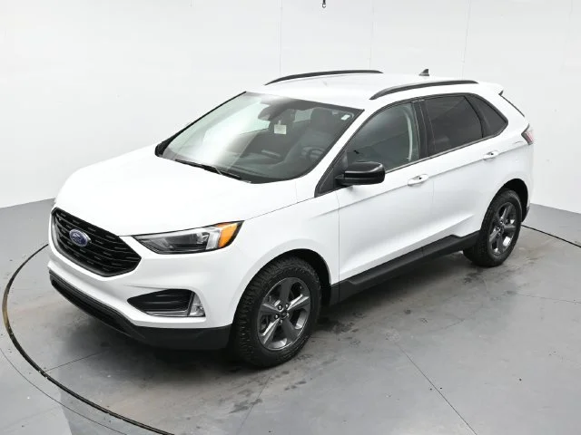 Used 2024 Oxford White Ford SEL image 34