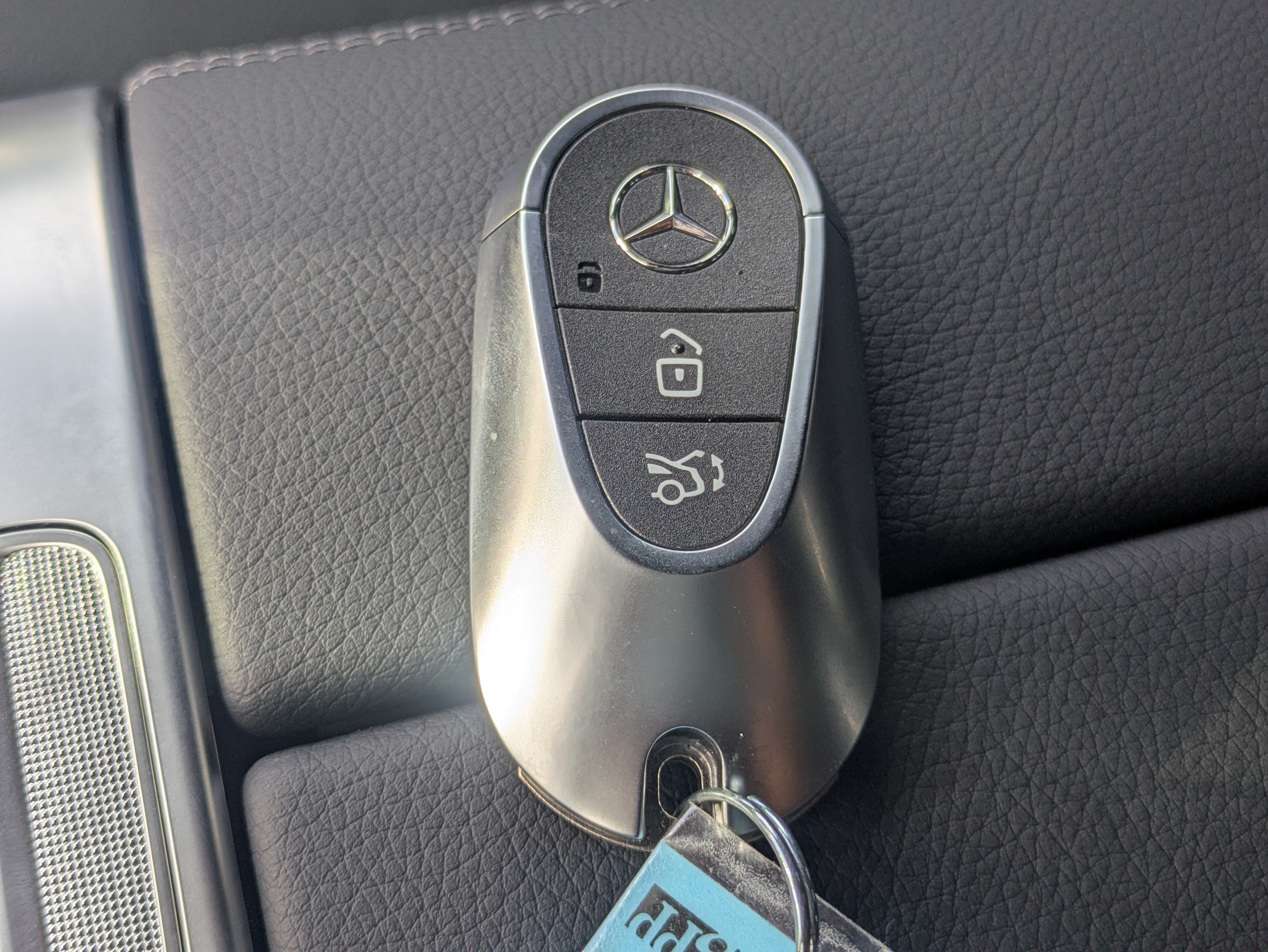 New 2026 Graphite Grey Metallic Mercedes-Benz GLC 300 image 29