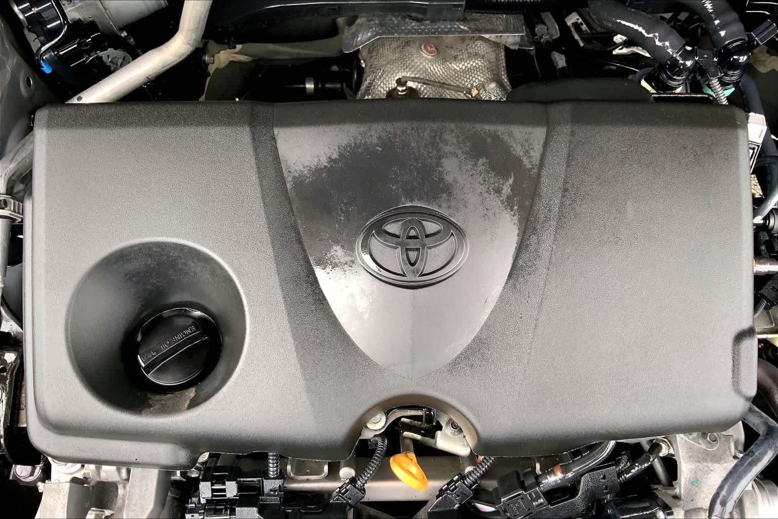 Used 2024 Silver Sky Metallic Toyota XLE image 32
