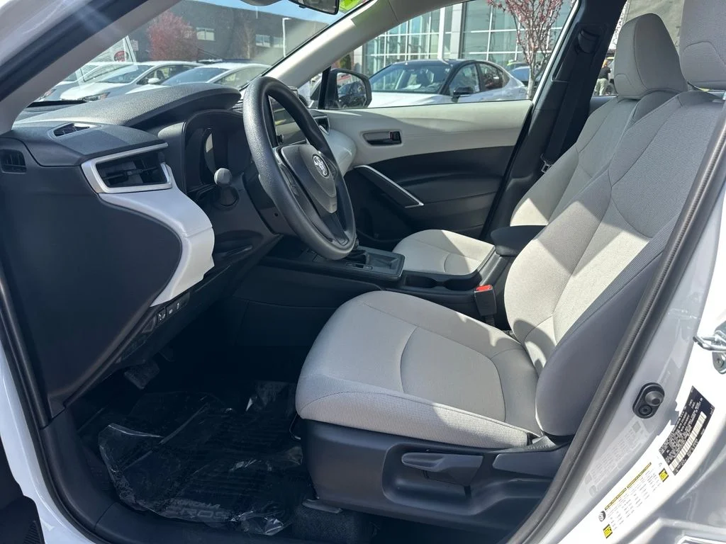 2026 Toyota Corolla Cross L - Photo 11