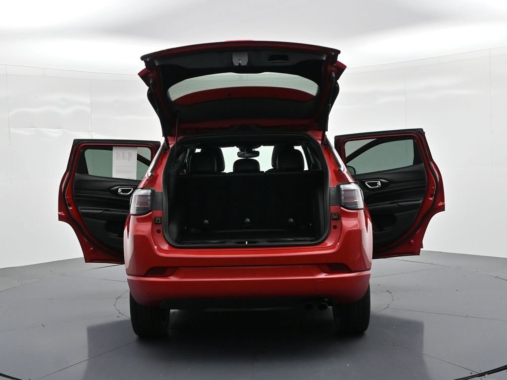 Used 2022 Red Jeep Limited image 25