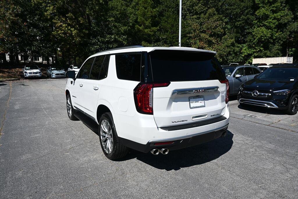 Used 2021 White Frost Tricoat GMC Denali image 4