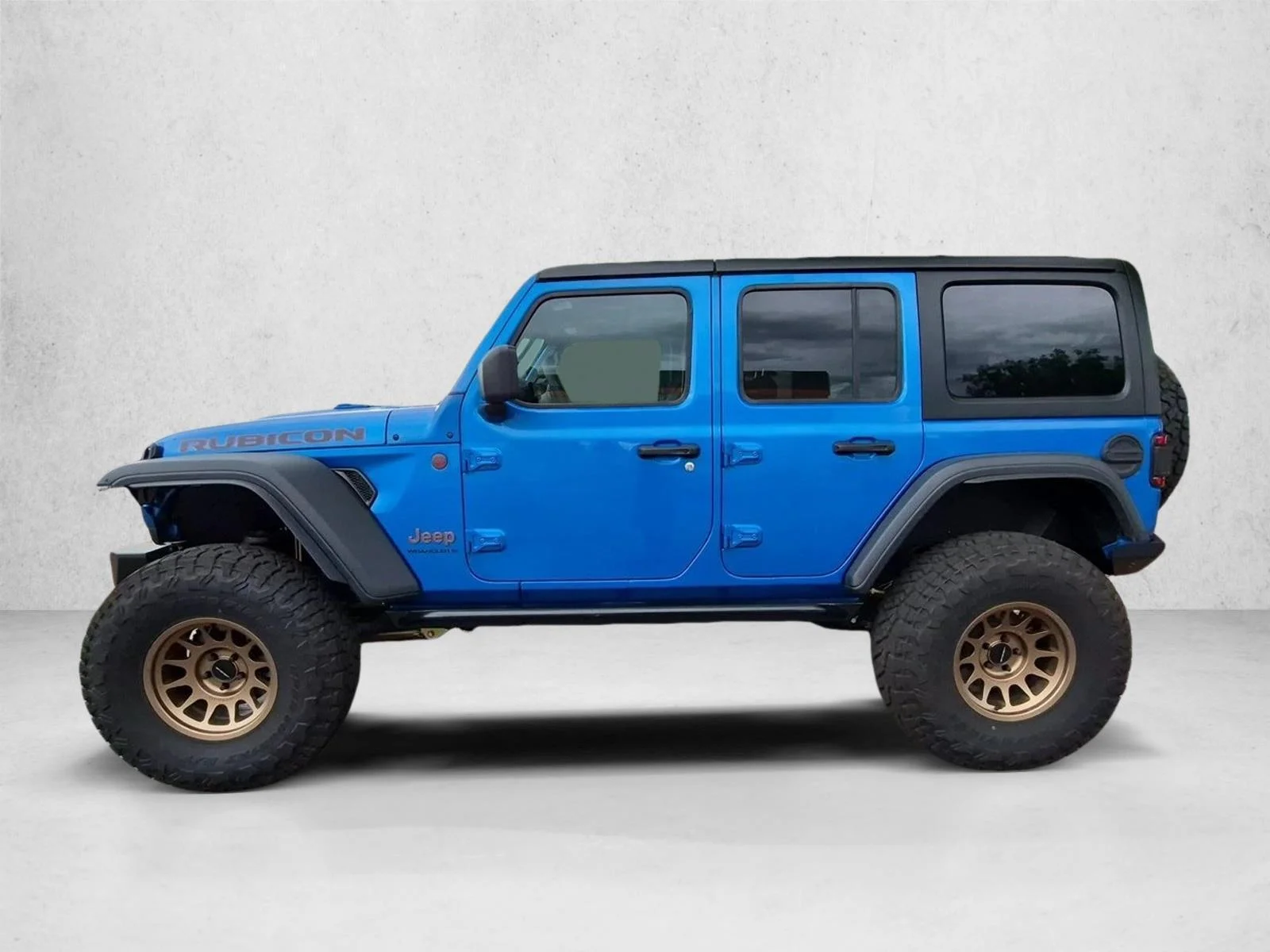 Used 2025 Hydro Blue Pearlcoat Jeep Rubicon image 7